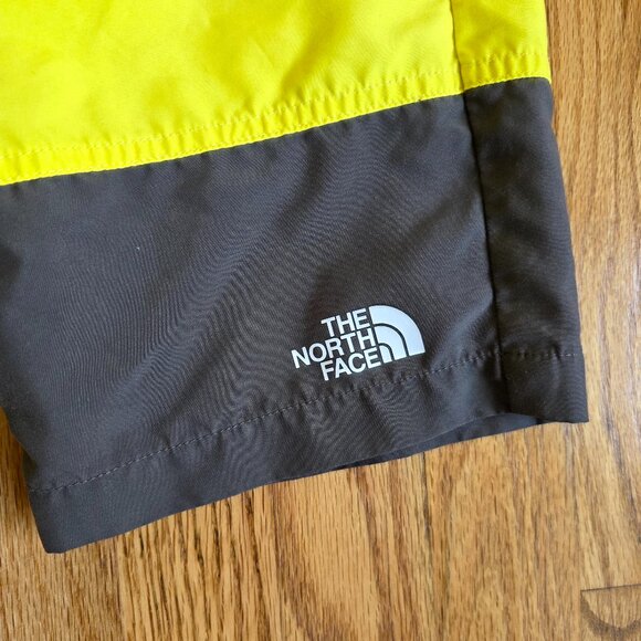 NORTH FACE Boy's Quick Dry Pull on Shorts | Size Medium 10-12 | Yellow Gray - Picture 2 of 5